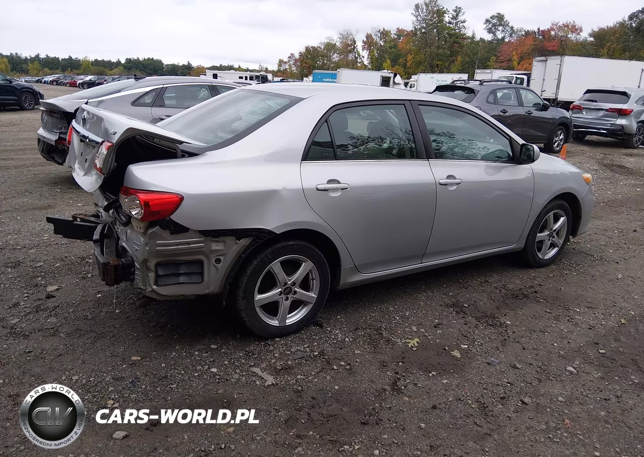 2013 Toyota Corolla Le VIN:5YFBU4EE5DP220349 - 4