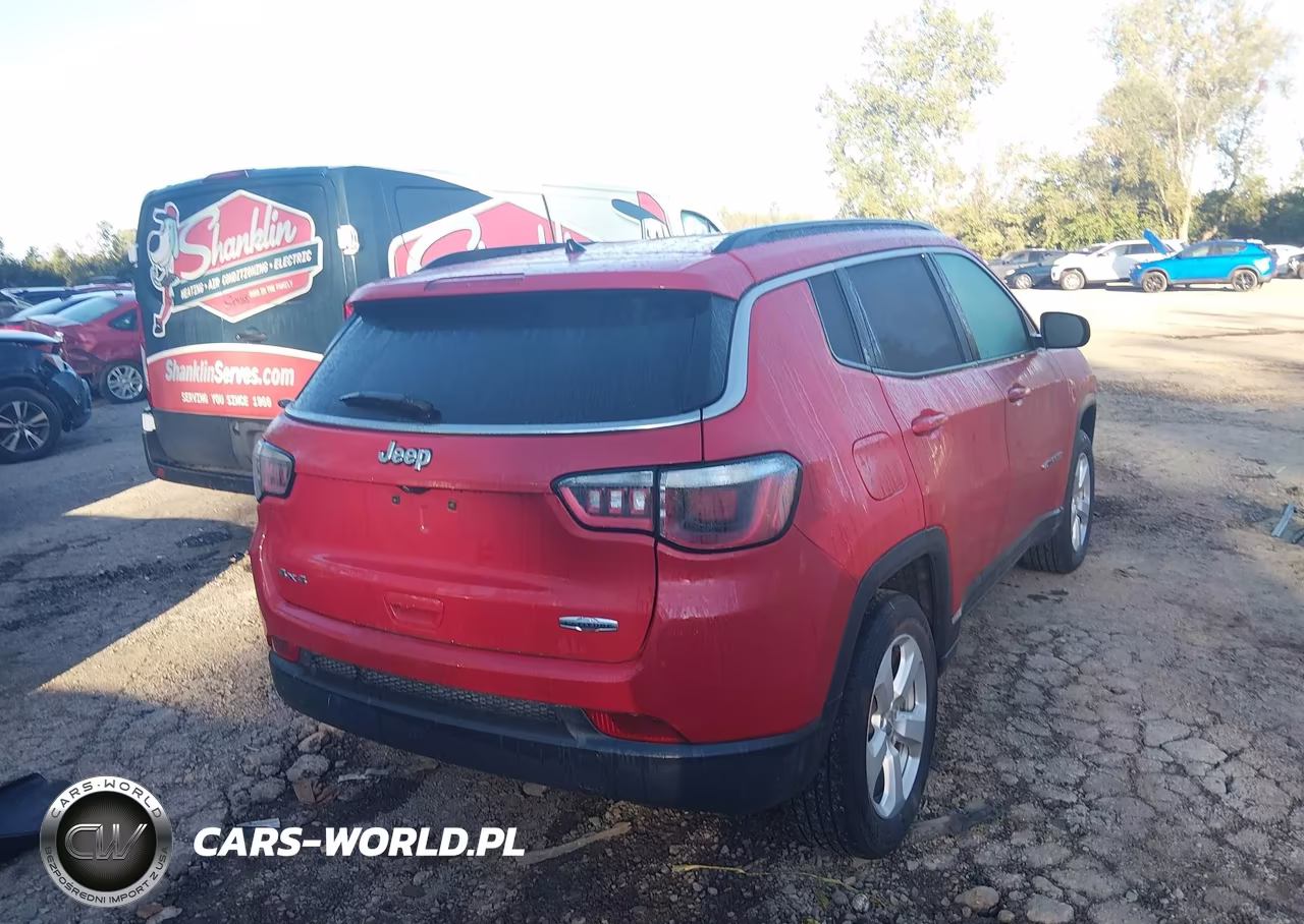 2018 Jeep Compass Latitude 4X4 VIN:3C4NJDBB5JT355839 - 4
