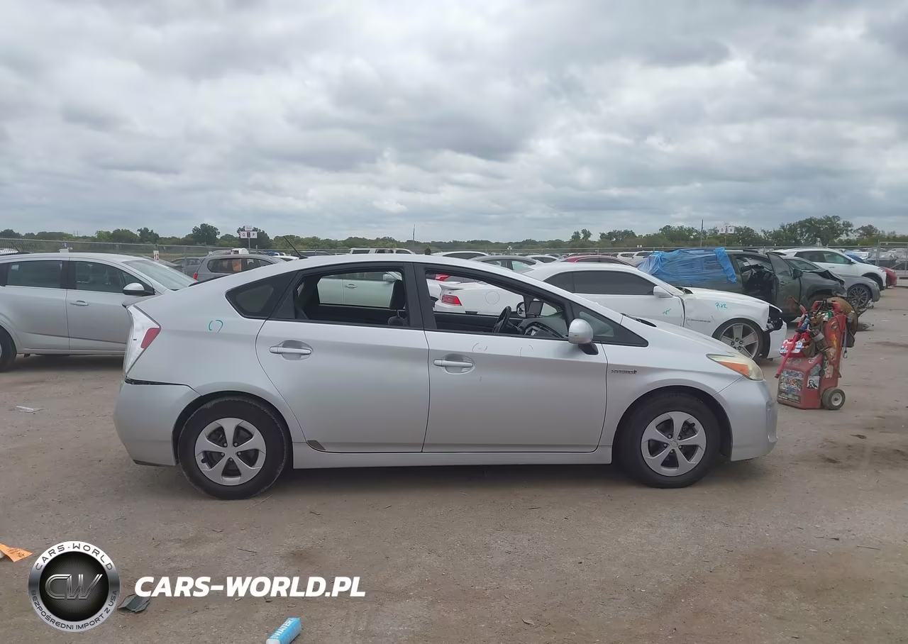 2012 Toyota Prius Two VIN:JTDKN3DU9C5416354 - 13