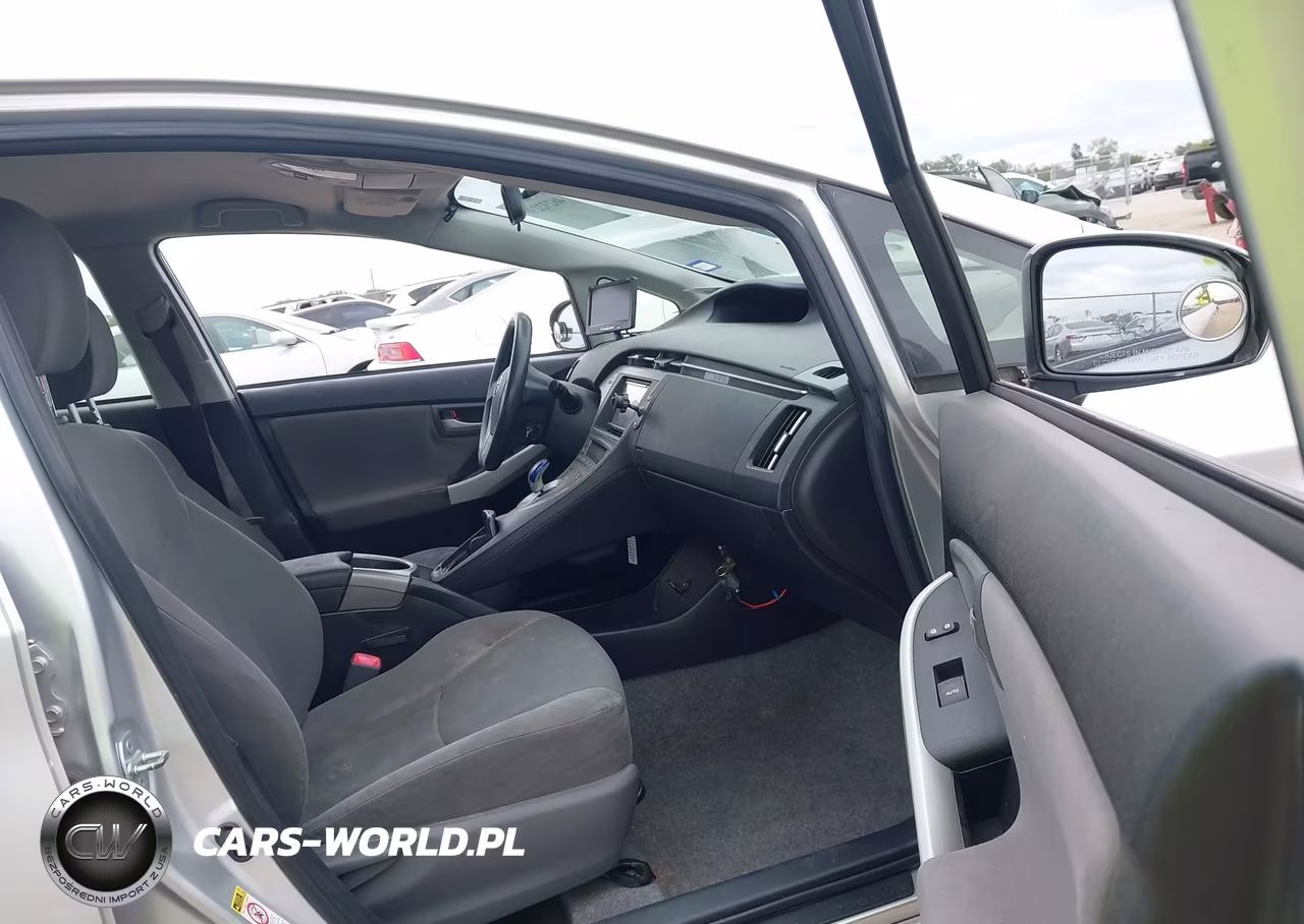 2012 Toyota Prius Two VIN:JTDKN3DU9C5416354 - 5
