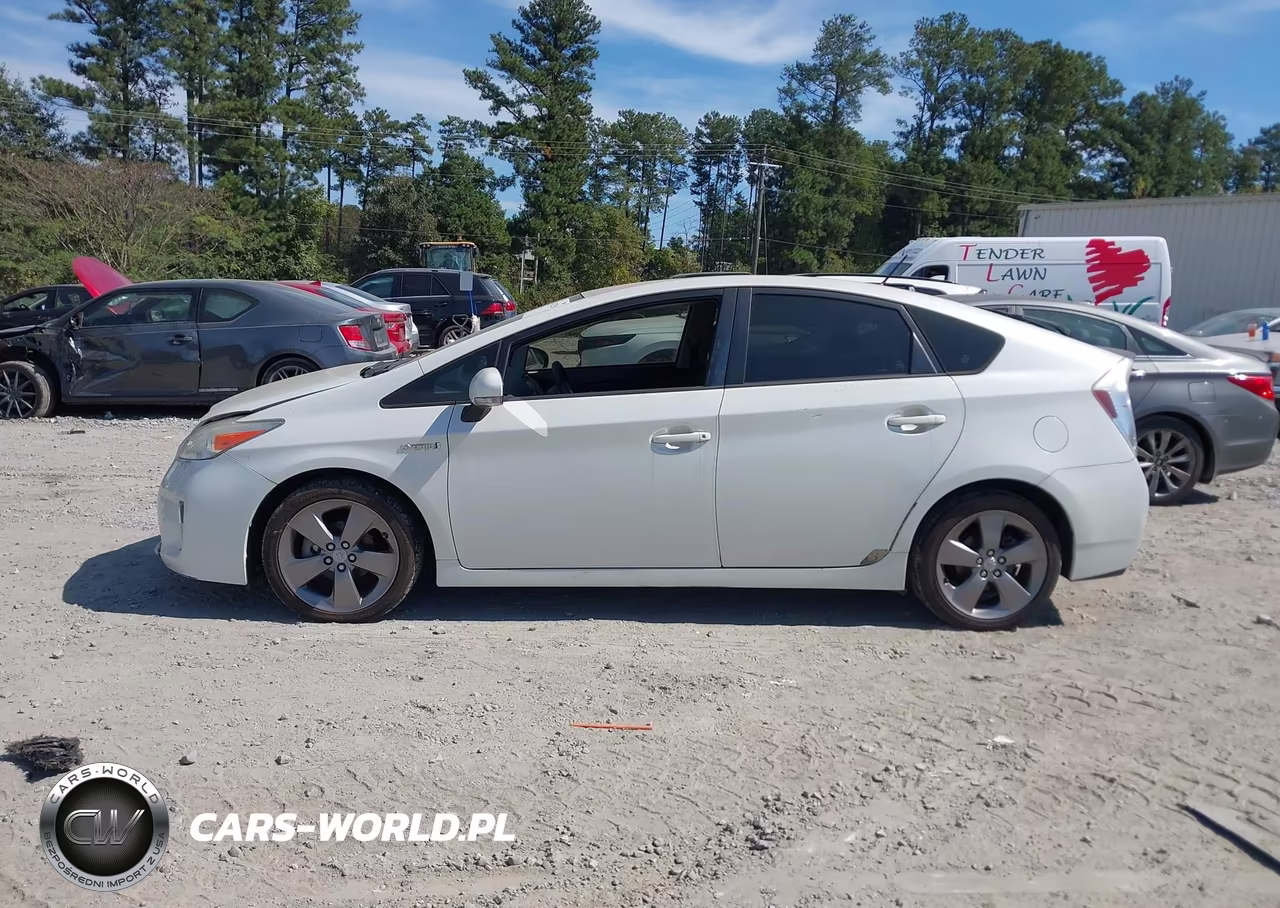 2015 Toyota Prius Persona Series Special Edition VIN:JTDKN3DU2F0397390 - 14