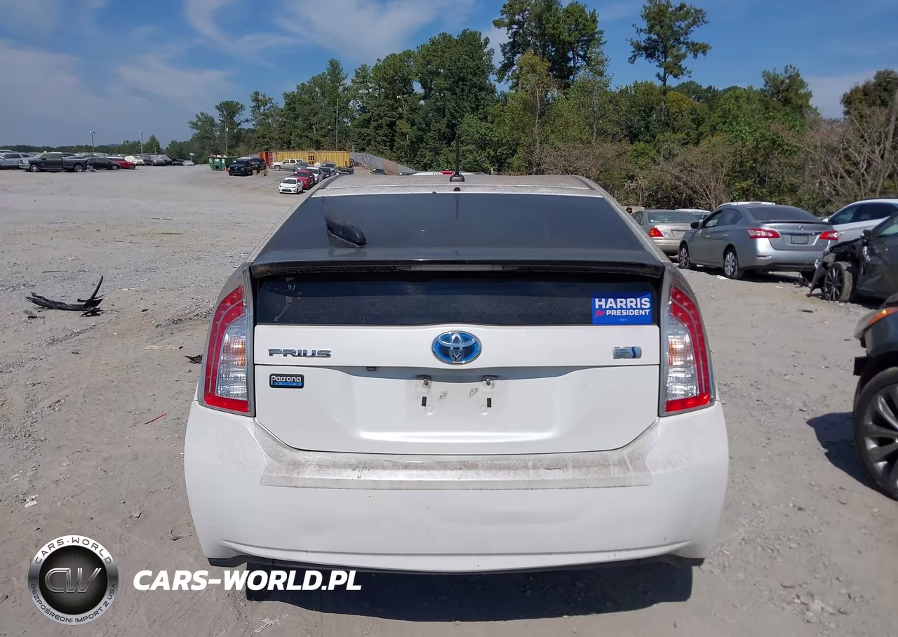 2015 Toyota Prius Persona Series Special Edition VIN:JTDKN3DU2F0397390 - 16