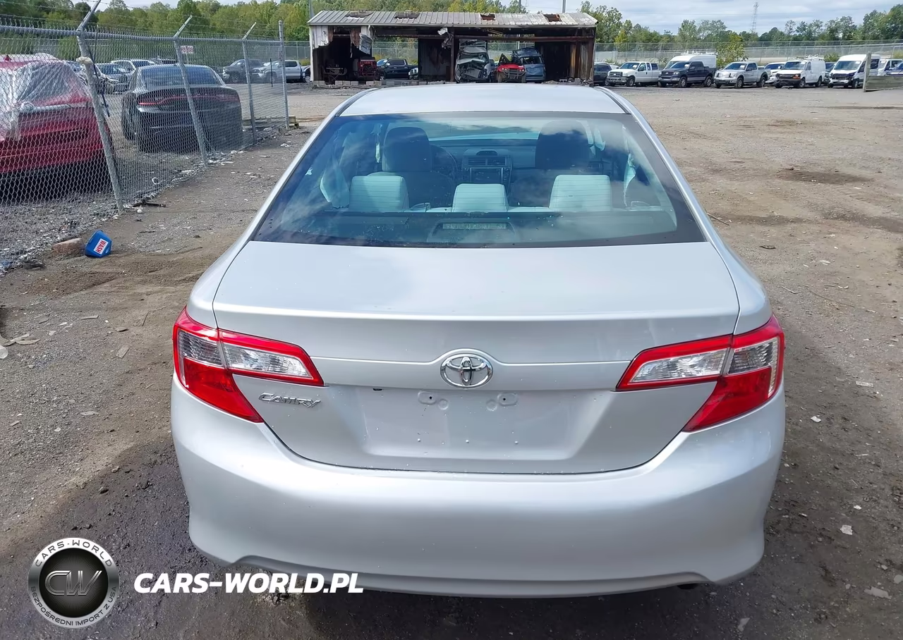 2014 Toyota Camry L VIN:4T1BF1FK0EU800783 - 17