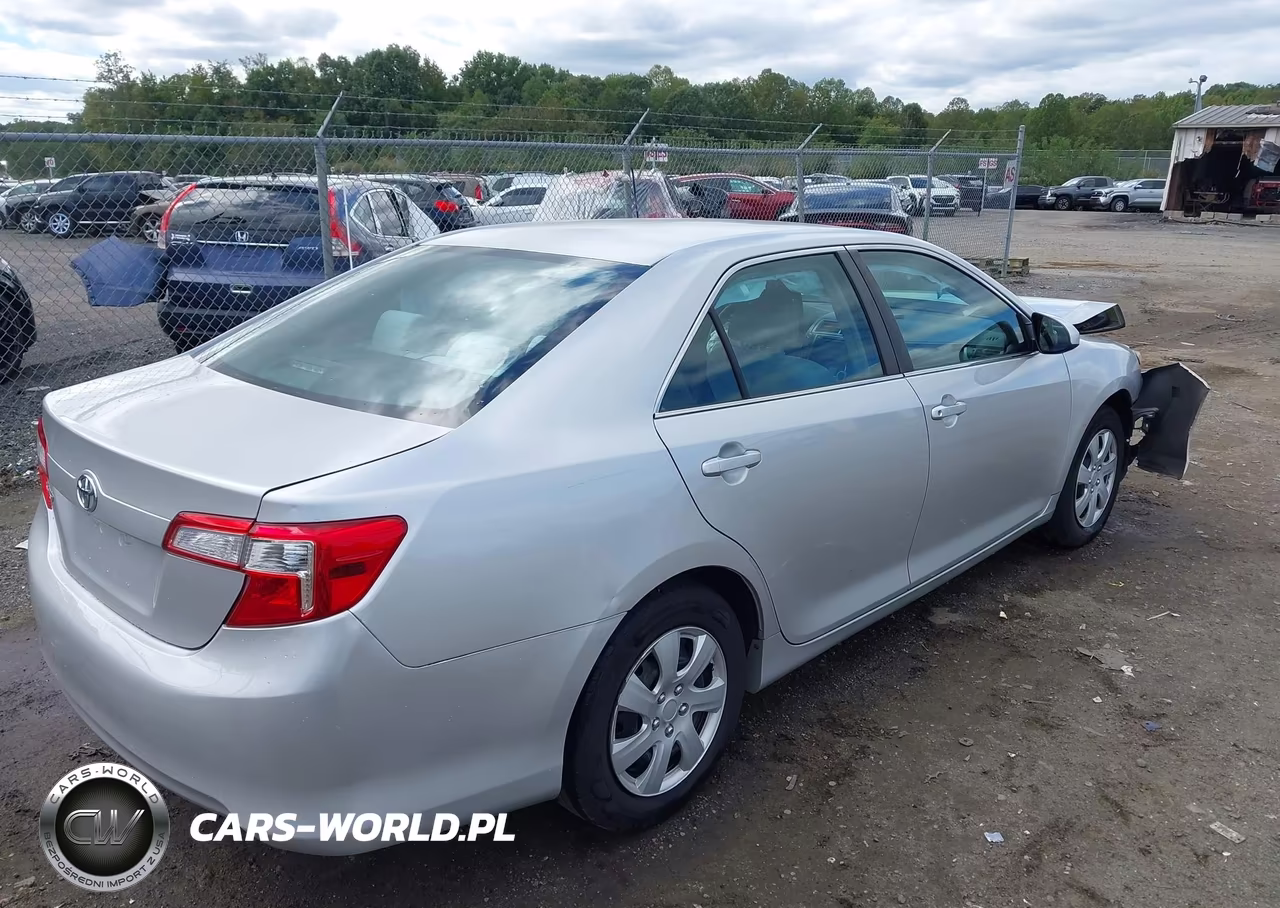 2014 Toyota Camry L VIN:4T1BF1FK0EU800783 - 4