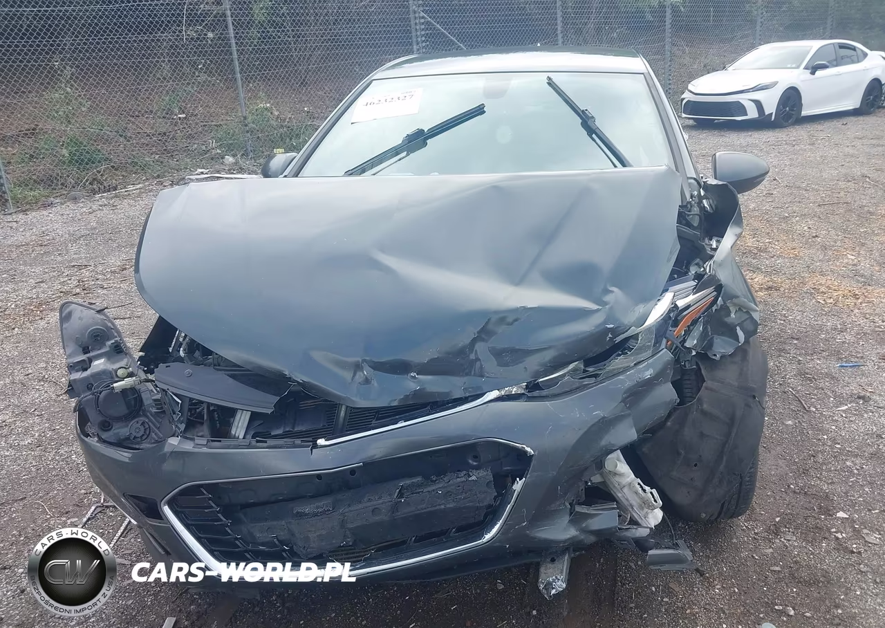 2017 Chevrolet Cruze Premier Auto VIN:3G1BF6SM6HS590714 - 6
