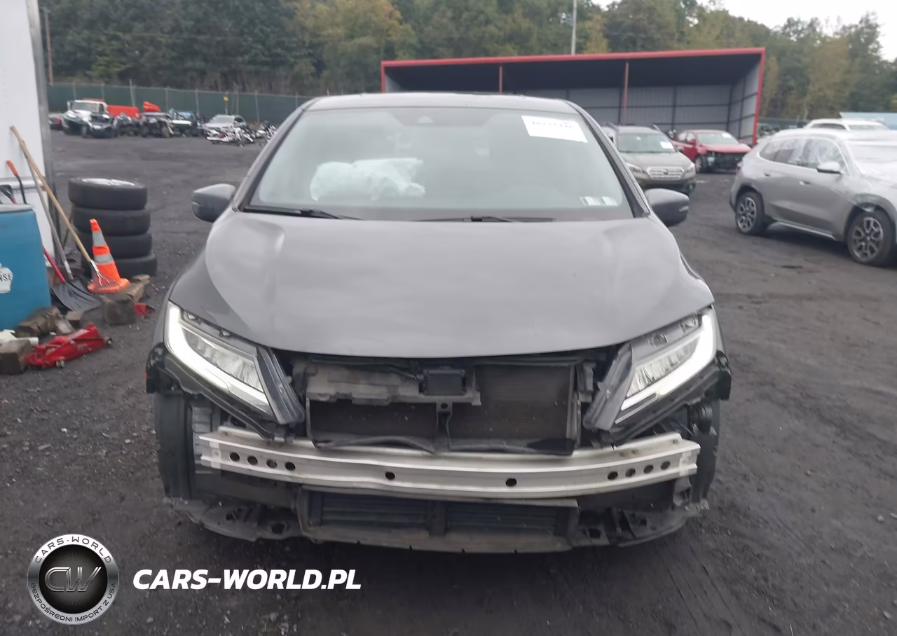 2018 Honda Odyssey Touring VIN:5FNRL6H85JB041352 - 12
