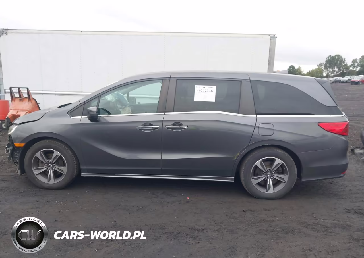 2018 Honda Odyssey Touring VIN:5FNRL6H85JB041352 - 14