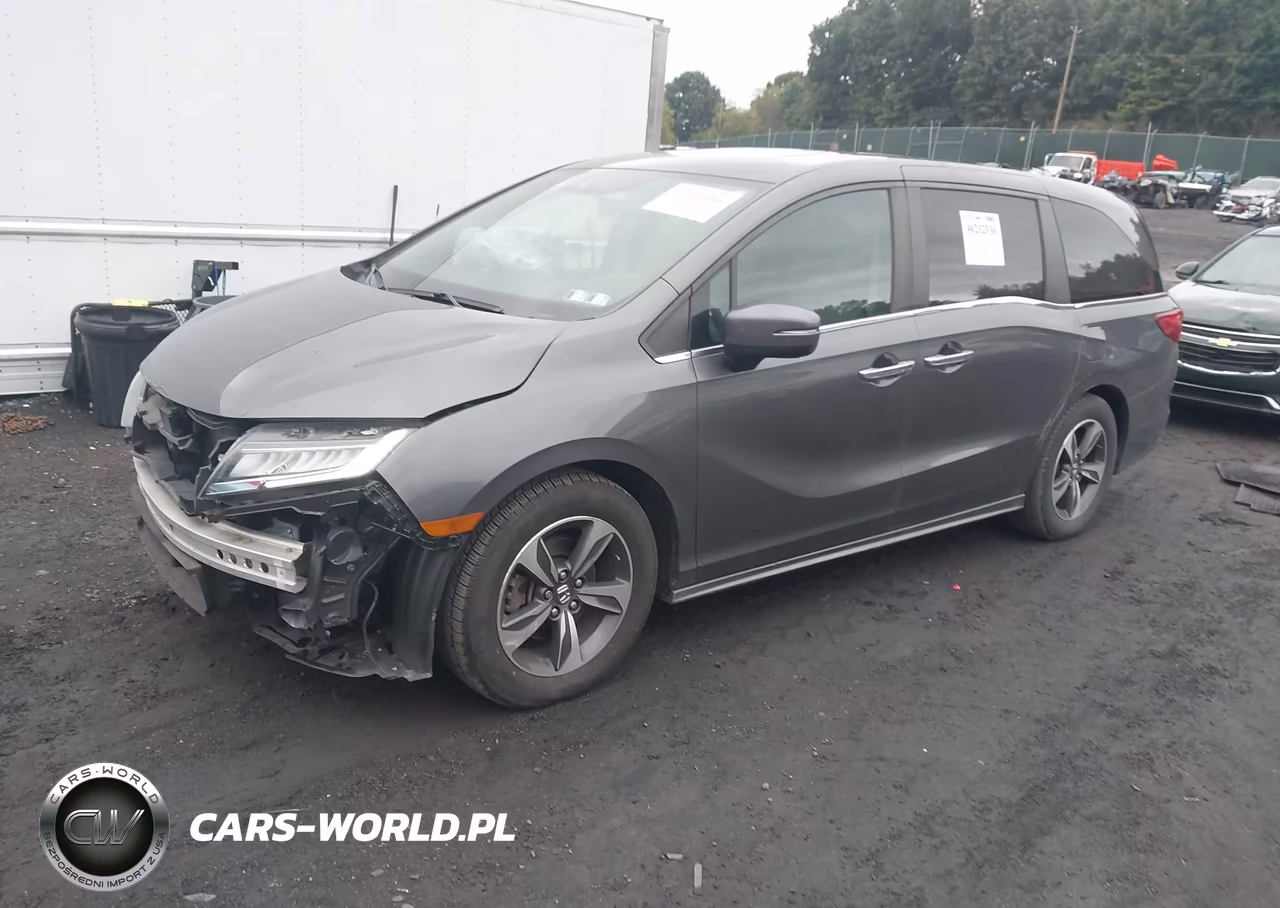 2018 Honda Odyssey Touring VIN:5FNRL6H85JB041352 - 2