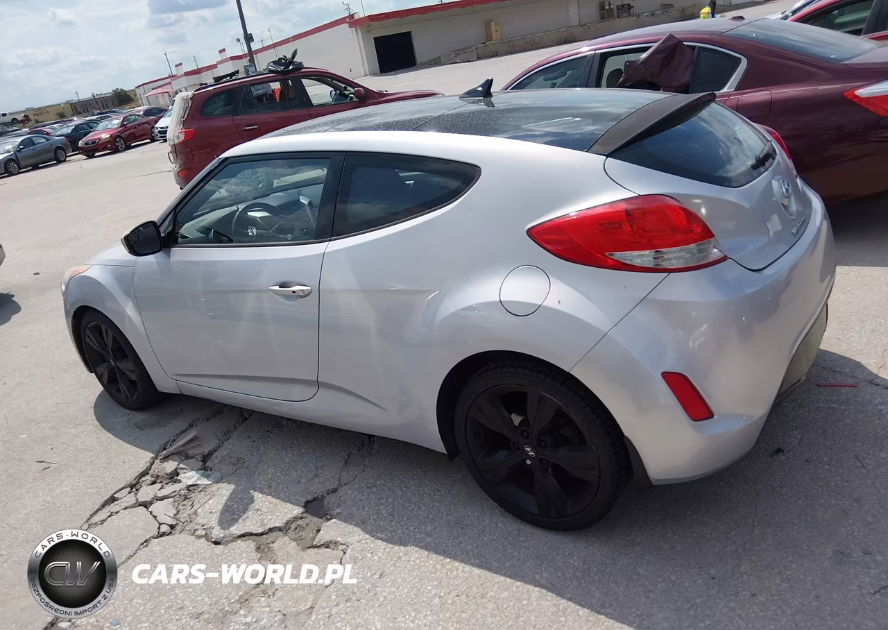 2017 Hyundai Veloster Value Edition VIN:KMHTC6ADXHU319608 - 3