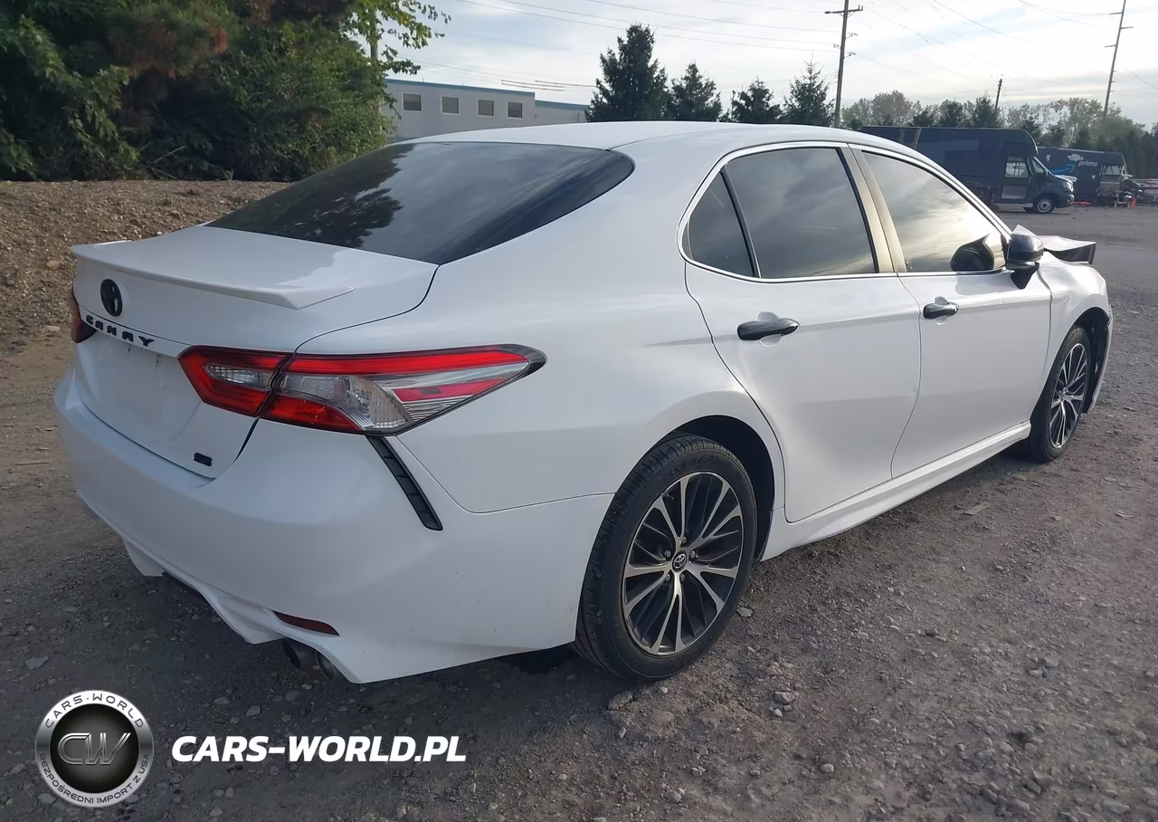 2018 Toyota Camry Se VIN:4T1B11HK8JU609344 - 4