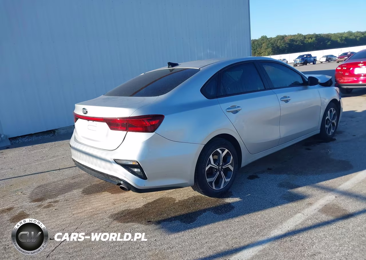 2019 Kia Forte Lxs VIN:3KPF24AD5KE061495 - 4