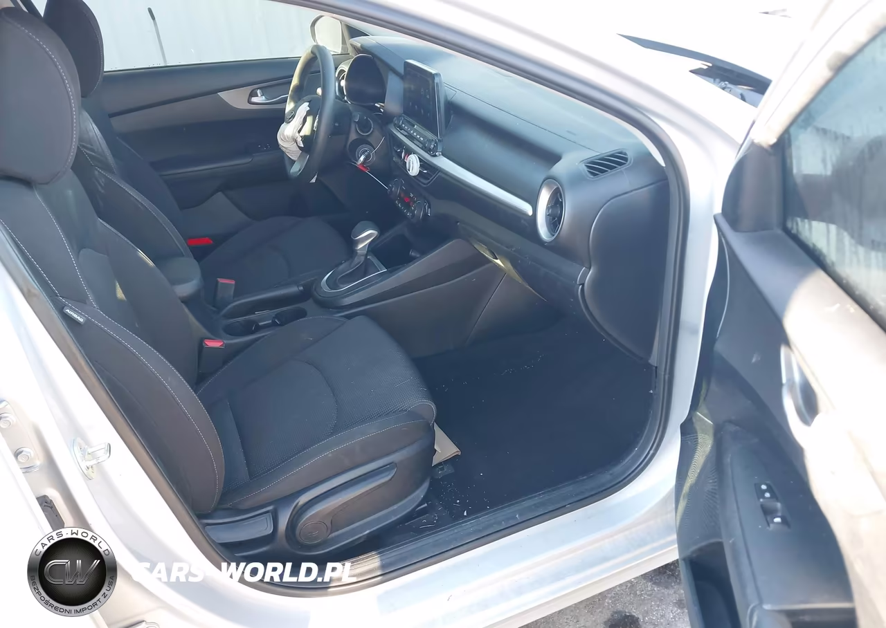 2019 Kia Forte Lxs VIN:3KPF24AD5KE061495 - 5