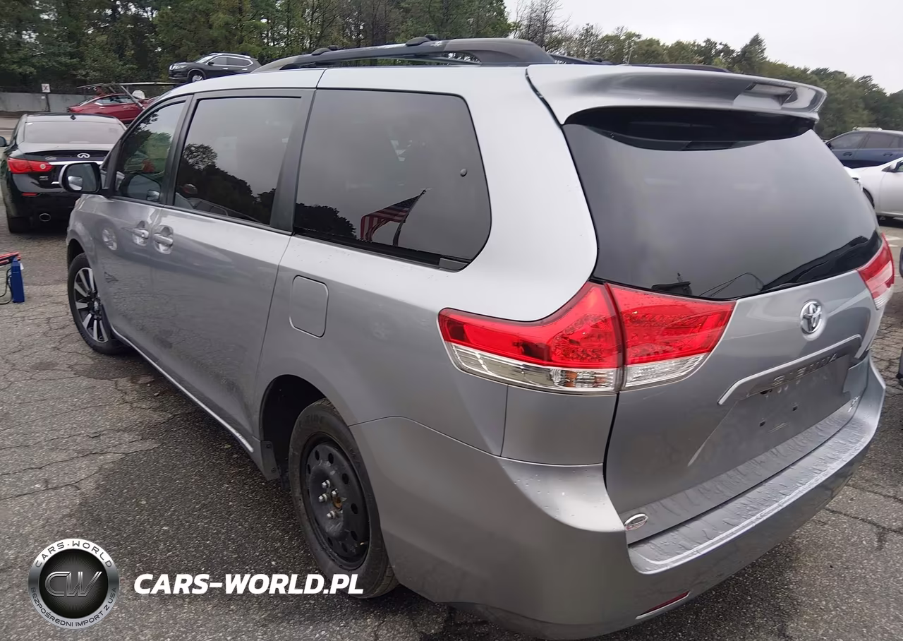 2011 Toyota Sienna Le VIN:5TDJK3DC3BS019310 - 3
