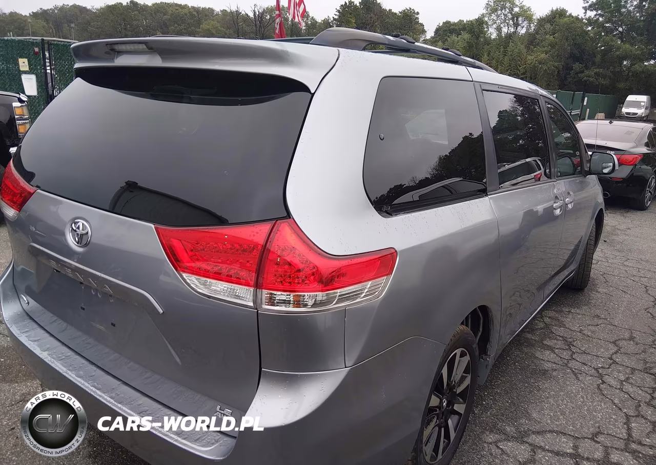 2011 Toyota Sienna Le VIN:5TDJK3DC3BS019310 - 4