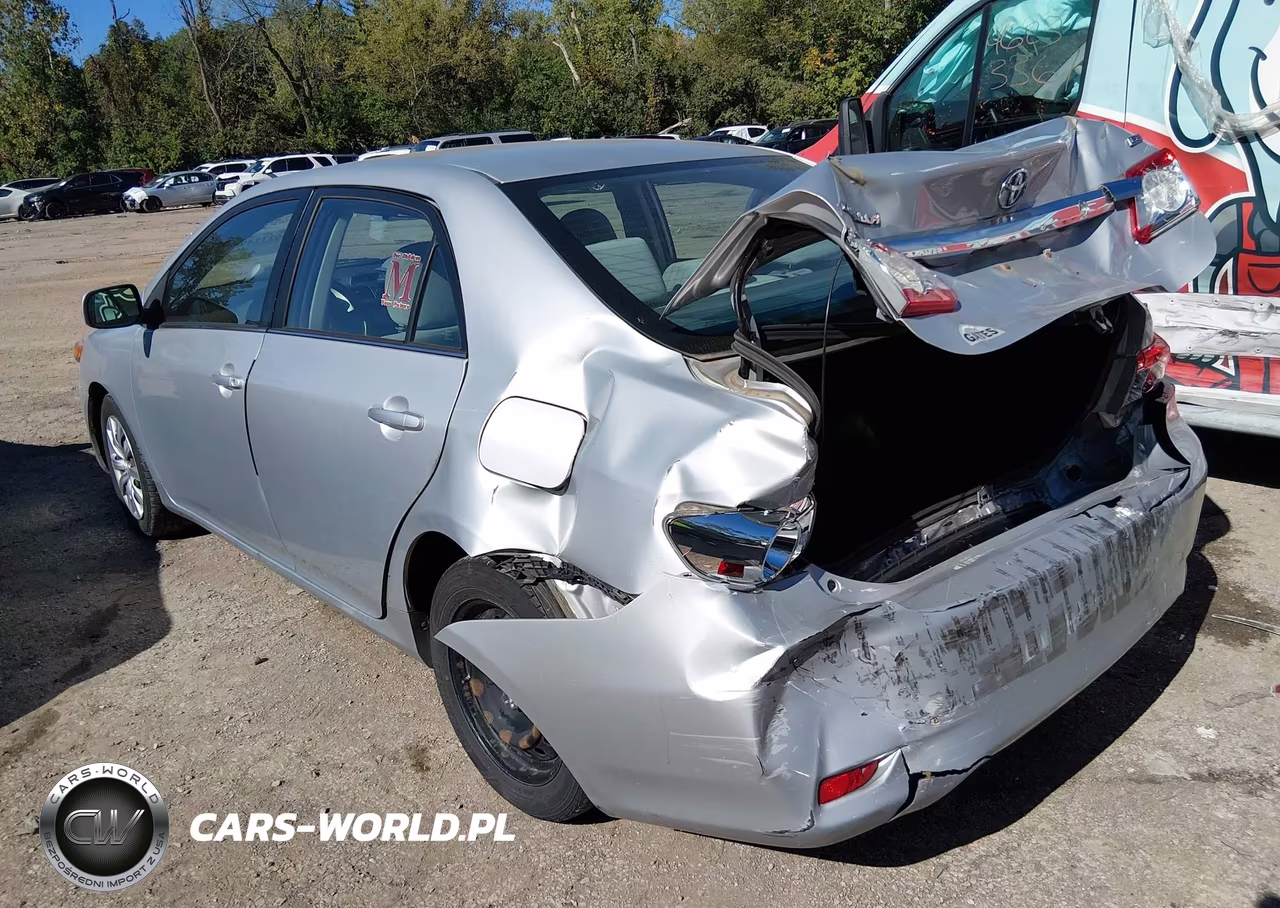 2013 Toyota Corolla Le VIN:5YFBU4EEXDP082548 - 3