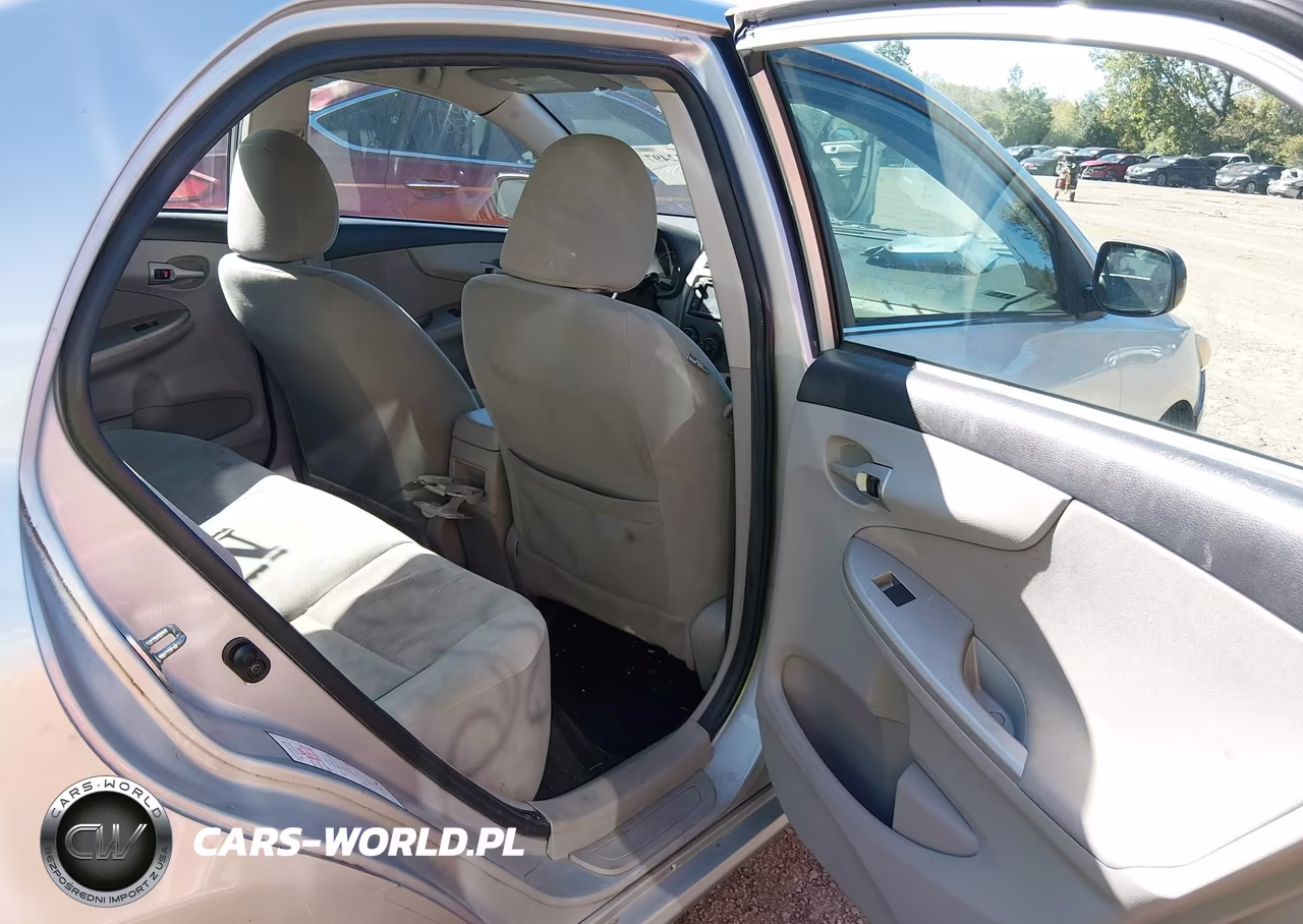 2013 Toyota Corolla Le VIN:5YFBU4EEXDP082548 - 8