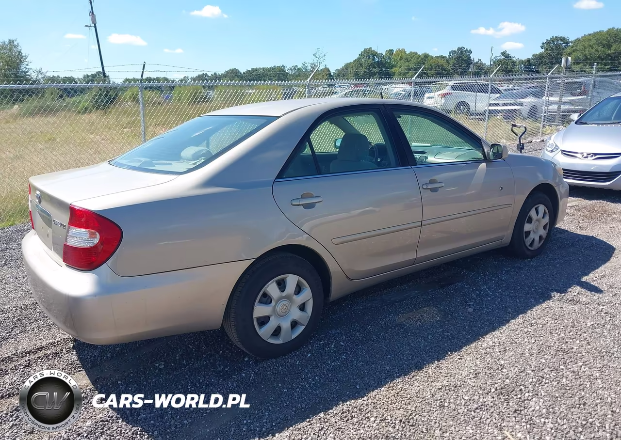 2003 Toyota Camry Le VIN:4T1BE32K73U711522 - 4