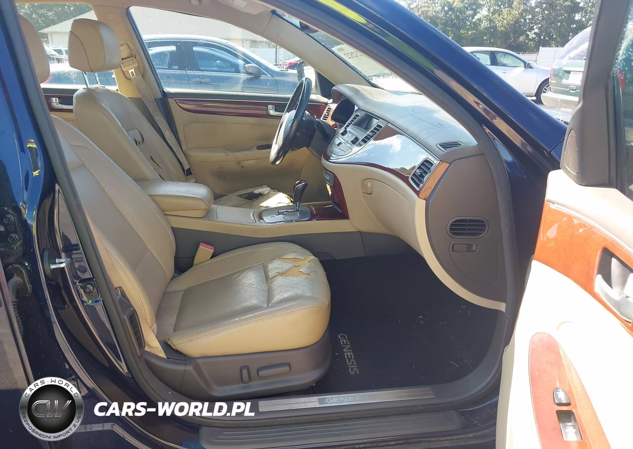 2012 Hyundai Genesis 3.8 VIN:KMHGC4DD5CU158272 - 5