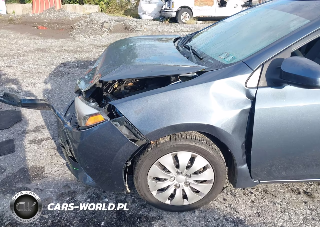 2015 Toyota Corolla Le VIN:2T1BURHE4FC406136 - 19