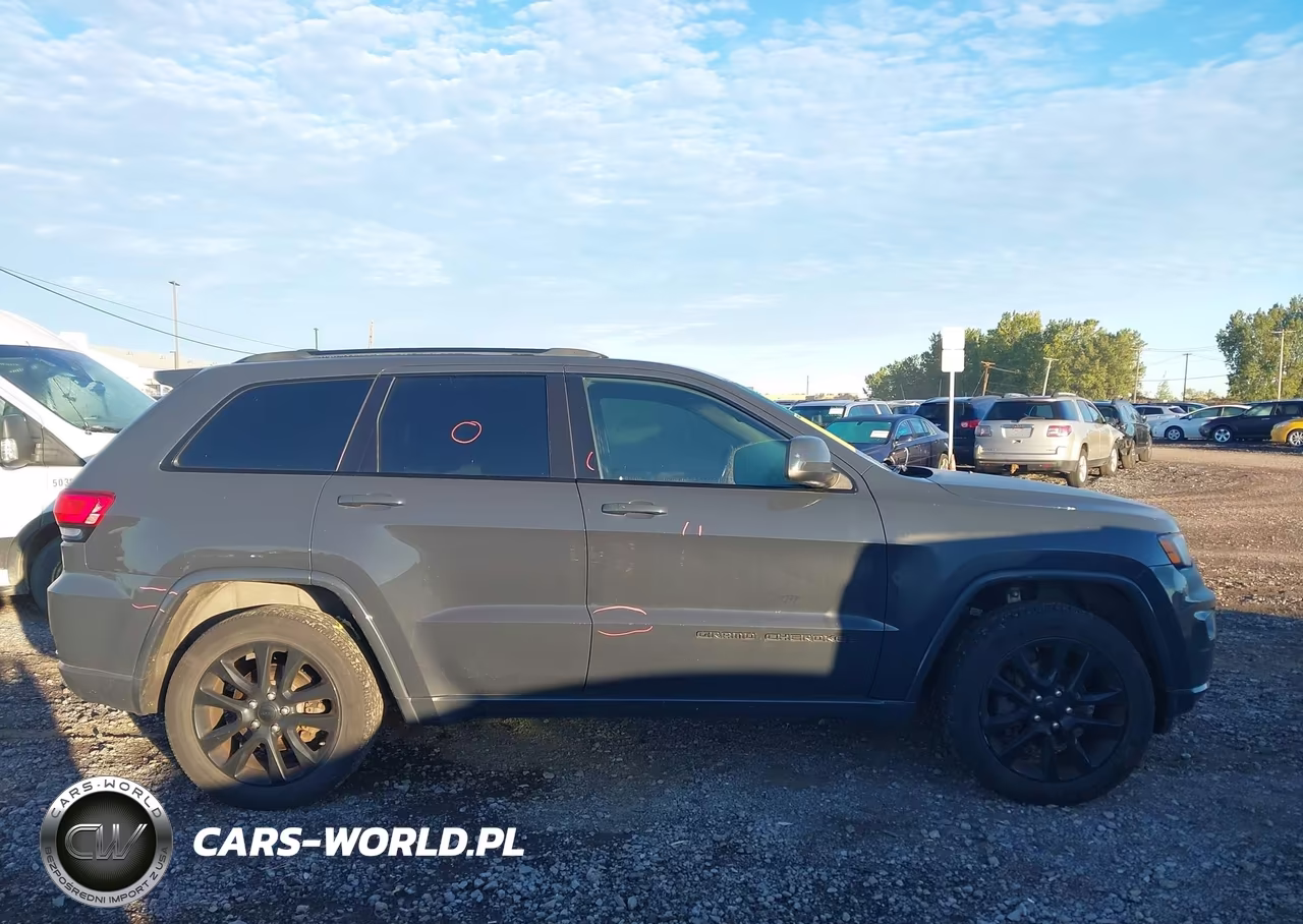 2018 Jeep Grand Cherokee Altitude 4X4 VIN:1C4RJFAG5JC118421 - 13