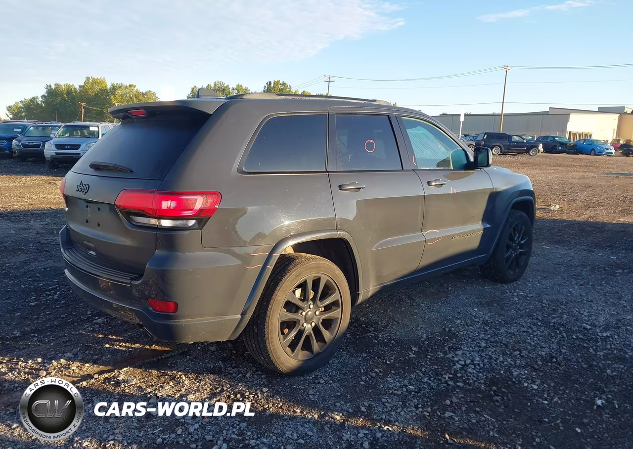 2018 Jeep Grand Cherokee Altitude 4X4 VIN:1C4RJFAG5JC118421 - 4