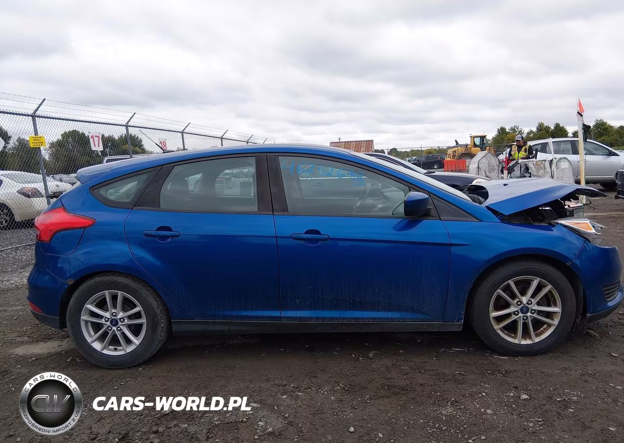 2018 Ford Focus Se VIN:1FADP3K29JL218408 - 14