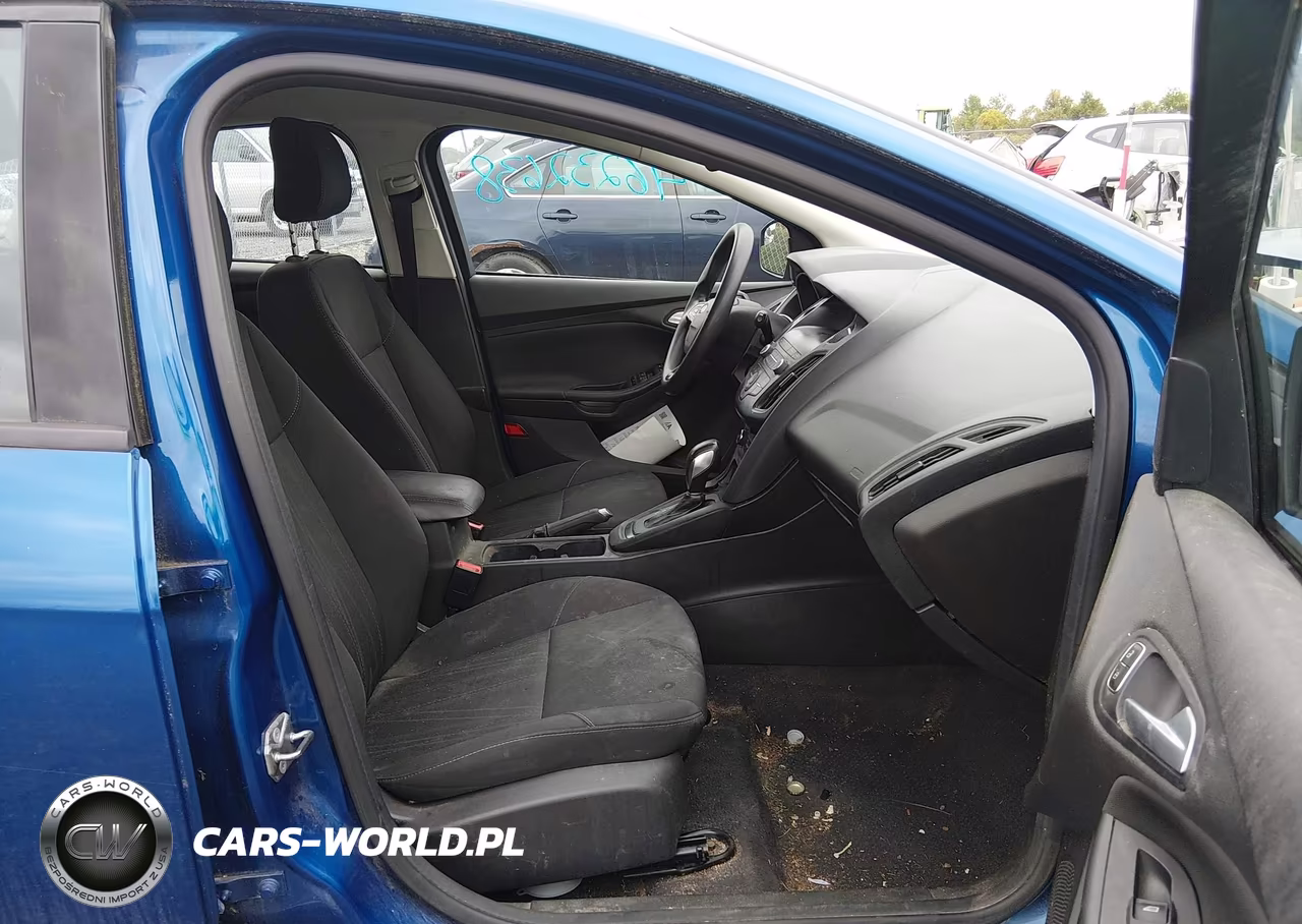 2018 Ford Focus Se VIN:1FADP3K29JL218408 - 5