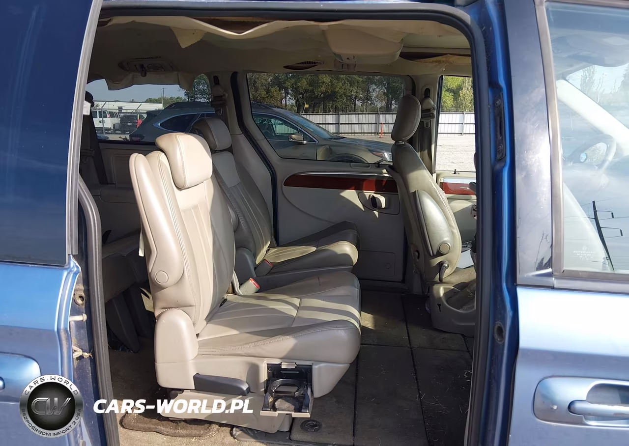 2007 Chrysler Town & Country Touring VIN:2A4GP54L57R214262 - 8