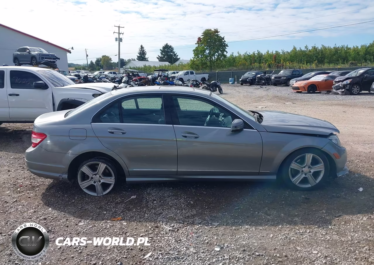 2011 Mercedes-Benz C 300 Luxury 4Matic-Sport 4Matic VIN:WDDGF8BB4BF656167 - 13