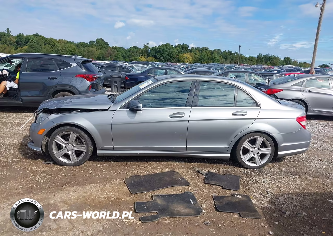 2011 Mercedes-Benz C 300 Luxury 4Matic-Sport 4Matic VIN:WDDGF8BB4BF656167 - 14