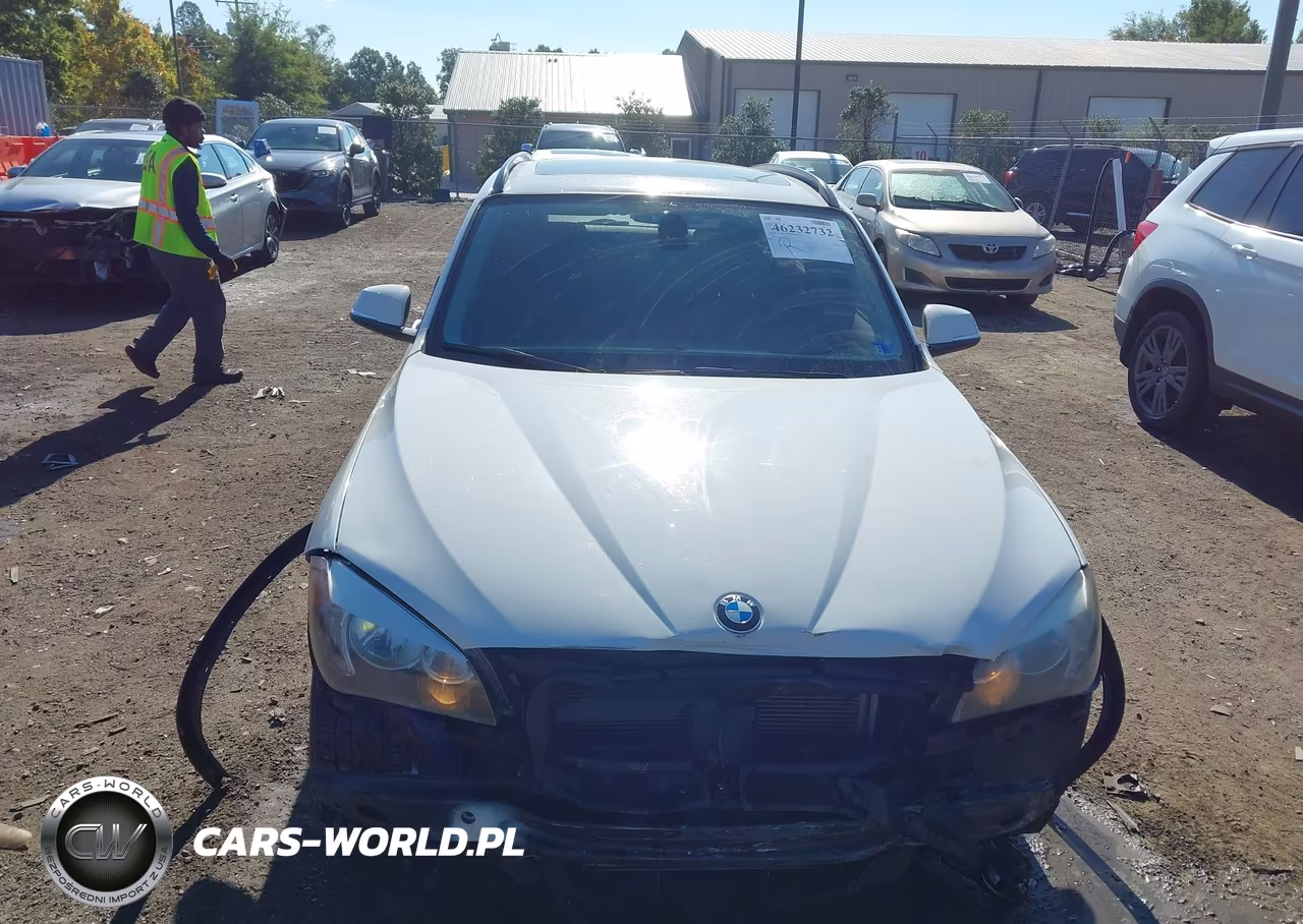 2014 BMW X1 xDrive28I VIN:WBAVL1C52EVR94152 - 13