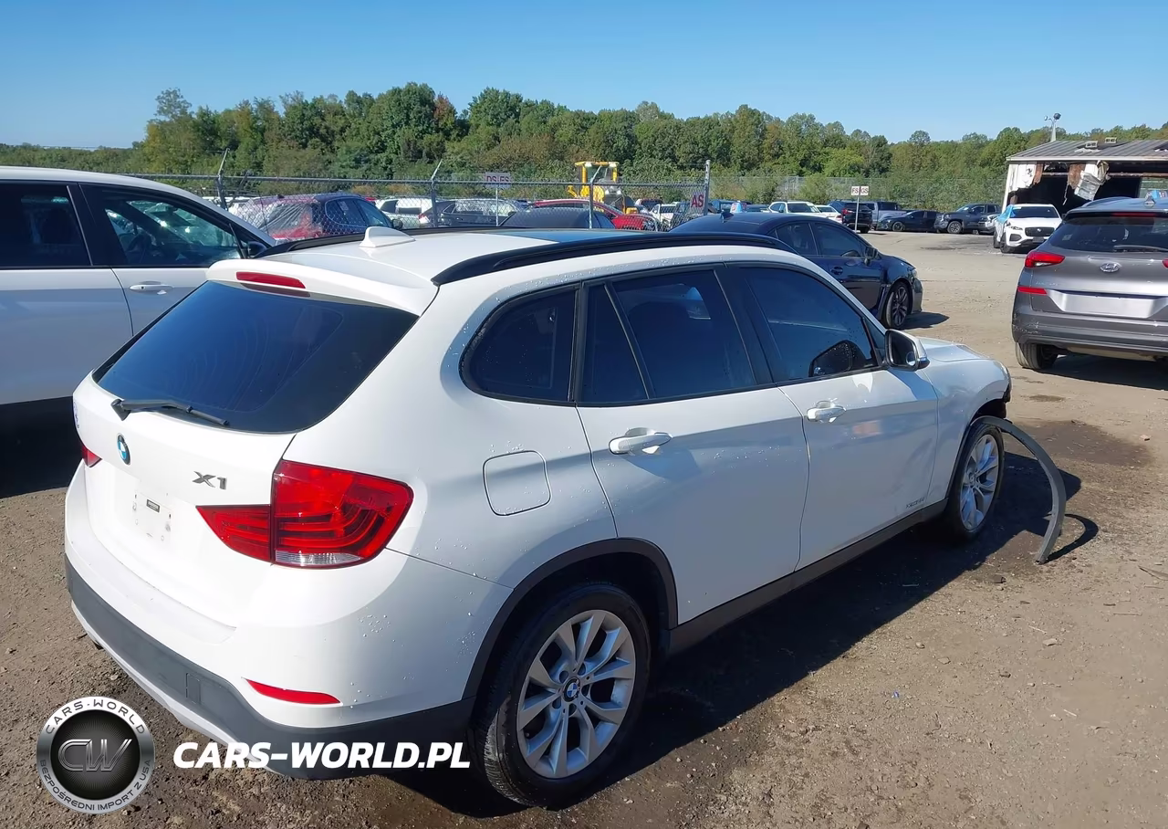 2014 BMW X1 xDrive28I VIN:WBAVL1C52EVR94152 - 4