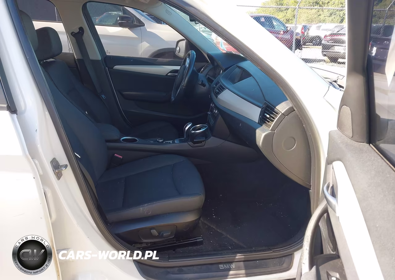 2014 BMW X1 xDrive28I VIN:WBAVL1C52EVR94152 - 5