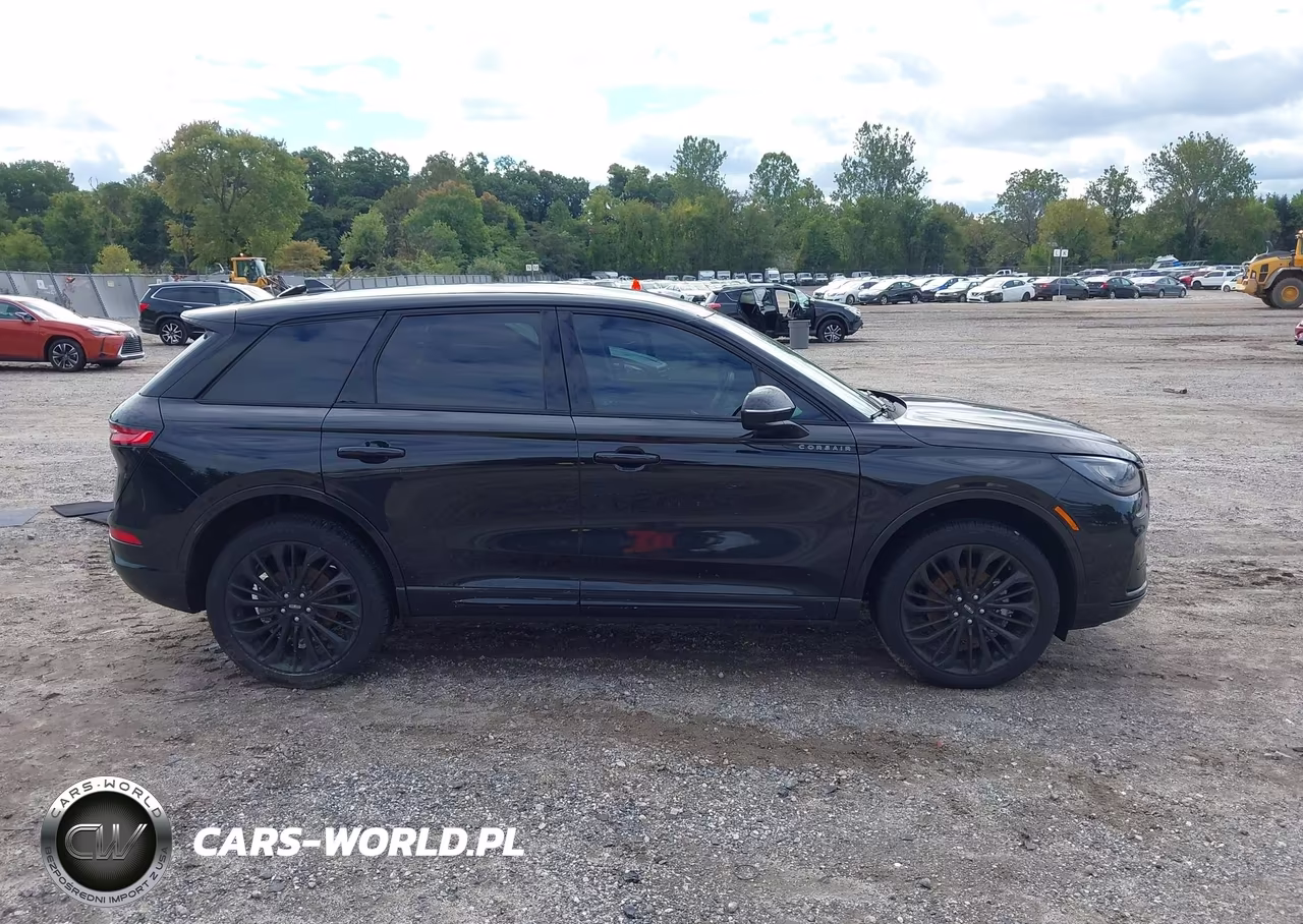 2023 Lincoln Corsair Standard VIN:5LMCJ1DA8PUL00416 - 13
