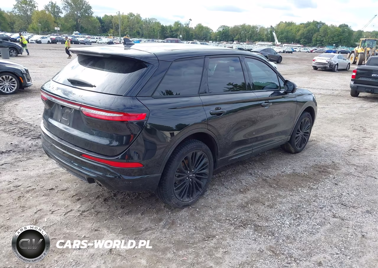 2023 Lincoln Corsair Standard VIN:5LMCJ1DA8PUL00416 - 4