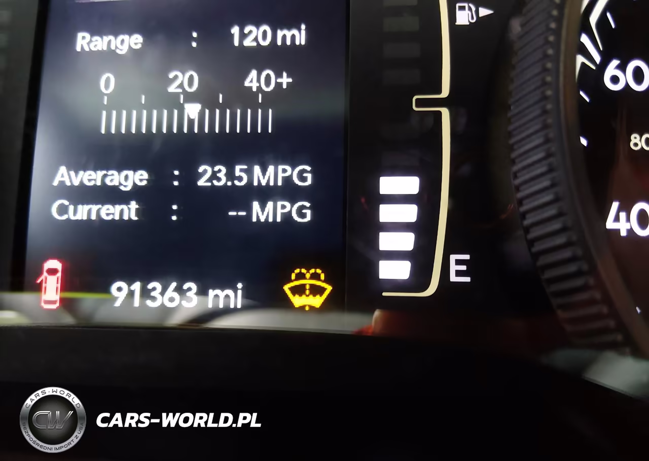 2019 Jeep Cherokee Latitude Plus 4X4 VIN:1C4PJMLB2KD423223 - 16