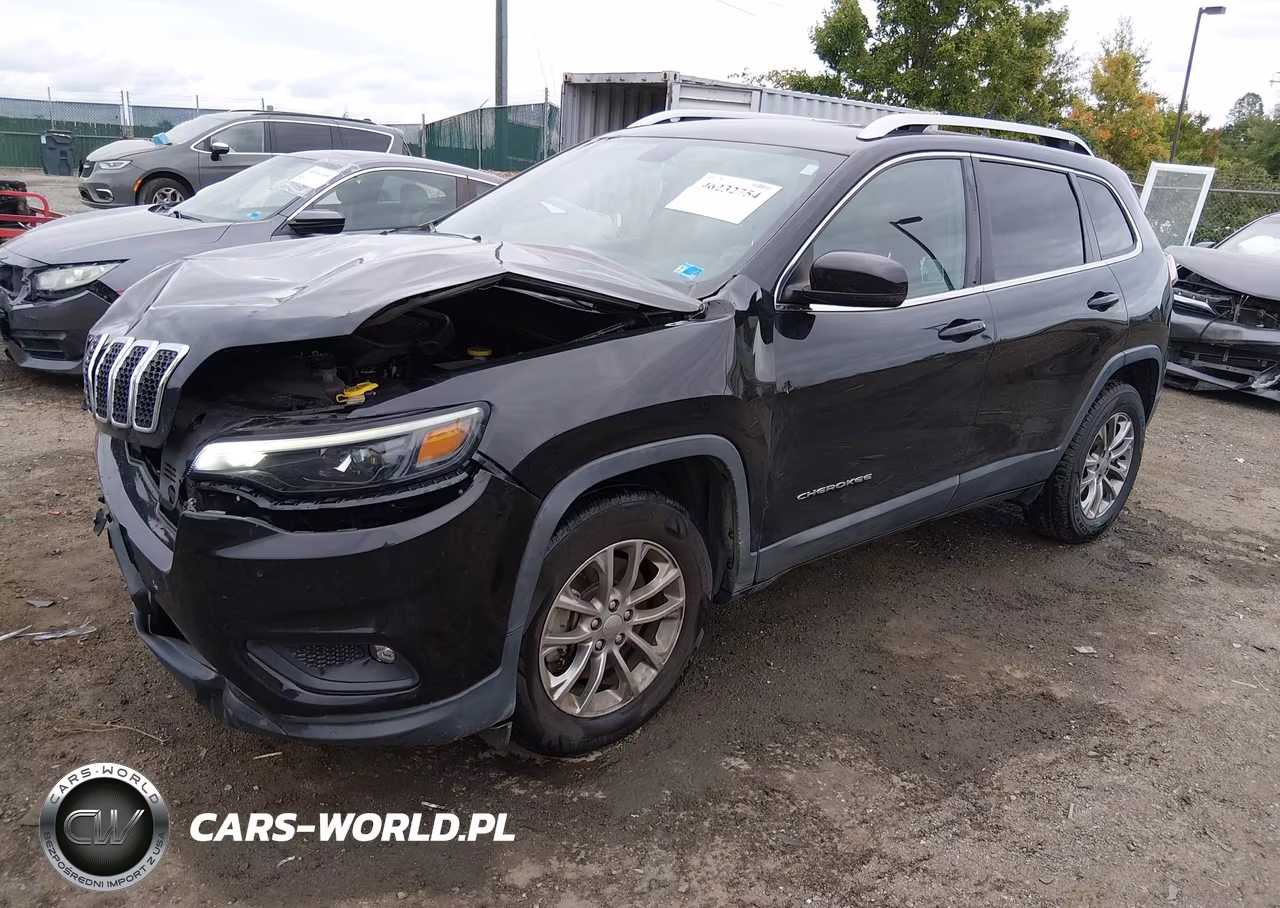 2019 Jeep Cherokee Latitude Plus 4X4 VIN:1C4PJMLB2KD423223 - 2
