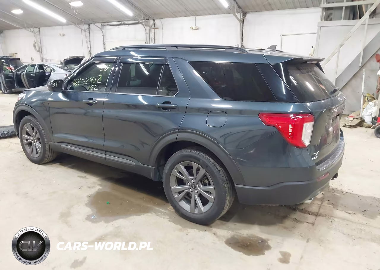 2022 Ford Explorer Xlt VIN:1FMSK8DH2NGB09717 - 3