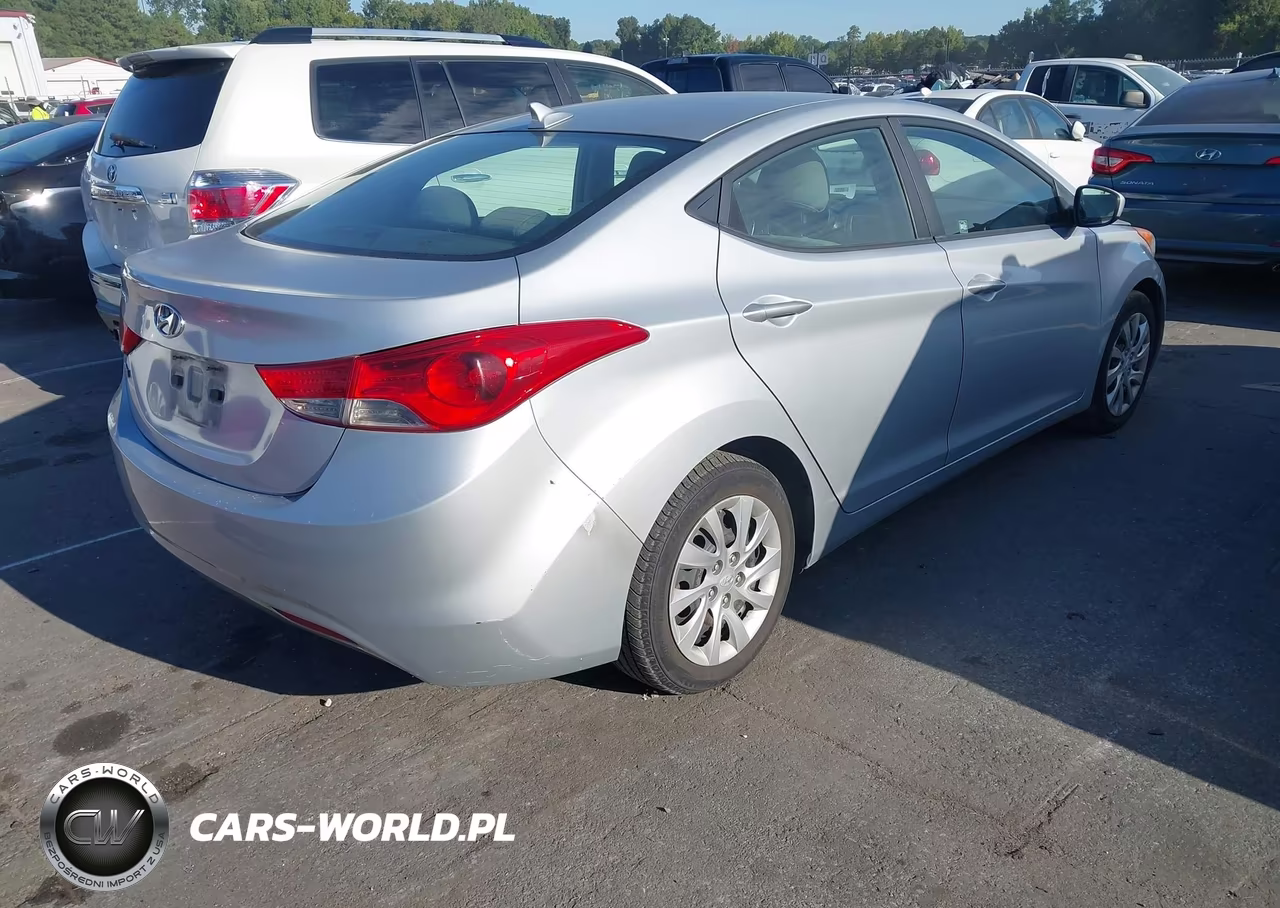 2012 Hyundai Elantra Gls VIN:5NPDH4AE1CH077995 - 4