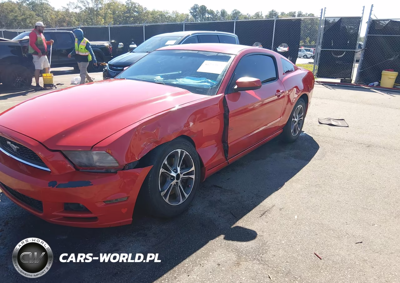 2014 Ford Mustang V6 Premium VIN:1ZVBP8AM9E5207370 - 6