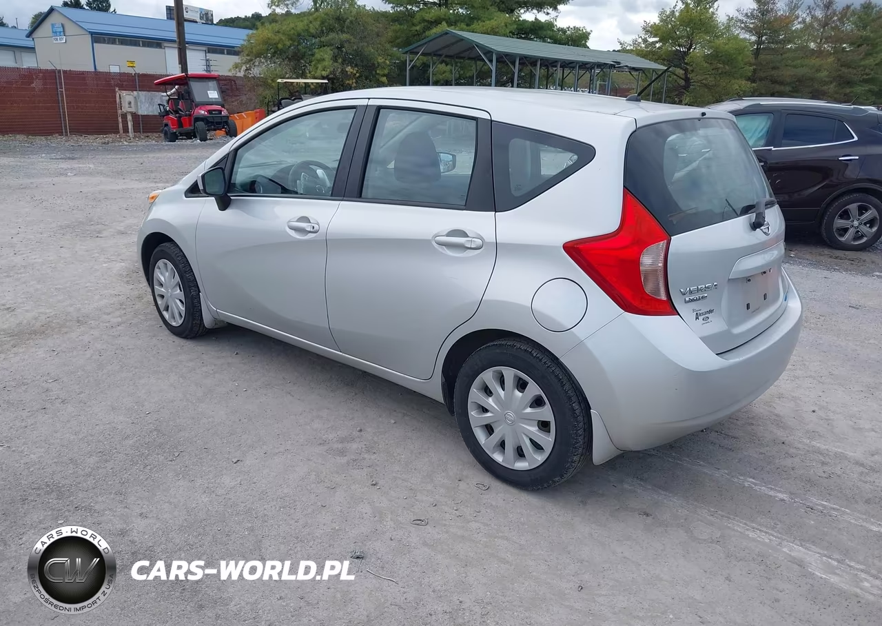 2015 Nissan Versa Note S Plus VIN:3N1CE2CP6FL357460 - 3