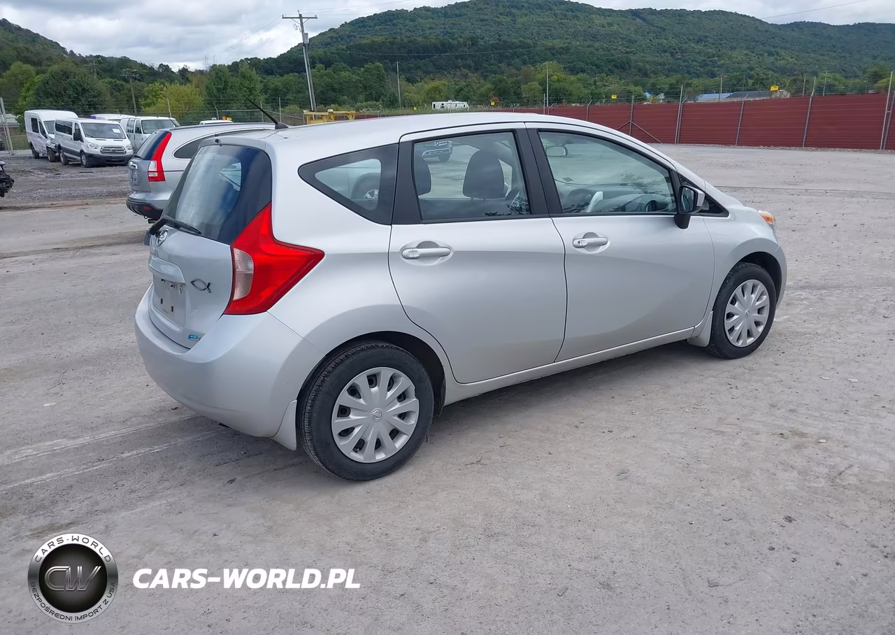 2015 Nissan Versa Note S Plus VIN:3N1CE2CP6FL357460 - 4