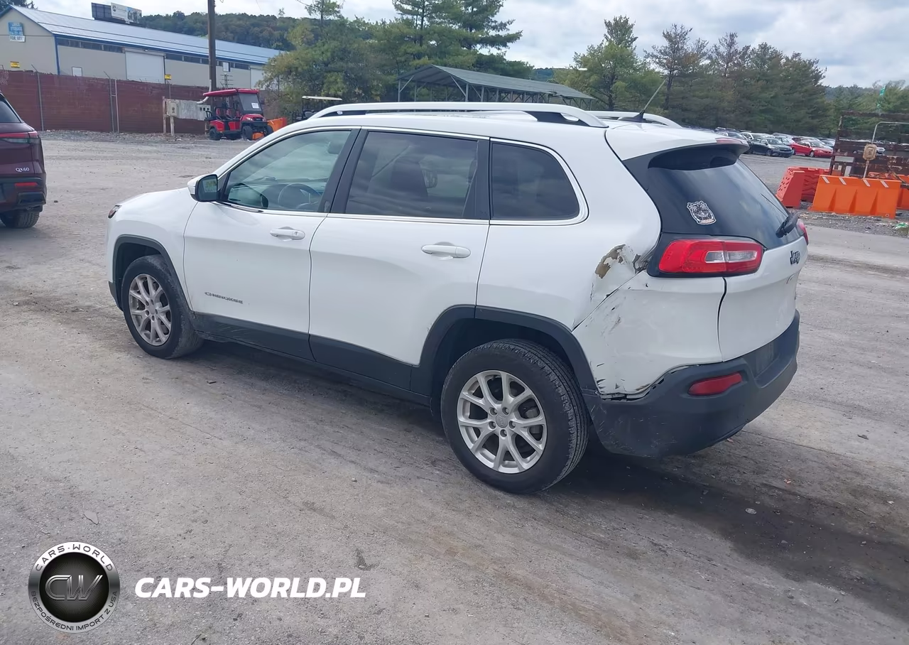 2015 Jeep Cherokee Latitude VIN:1C4PJLCB4FW683613 - 3