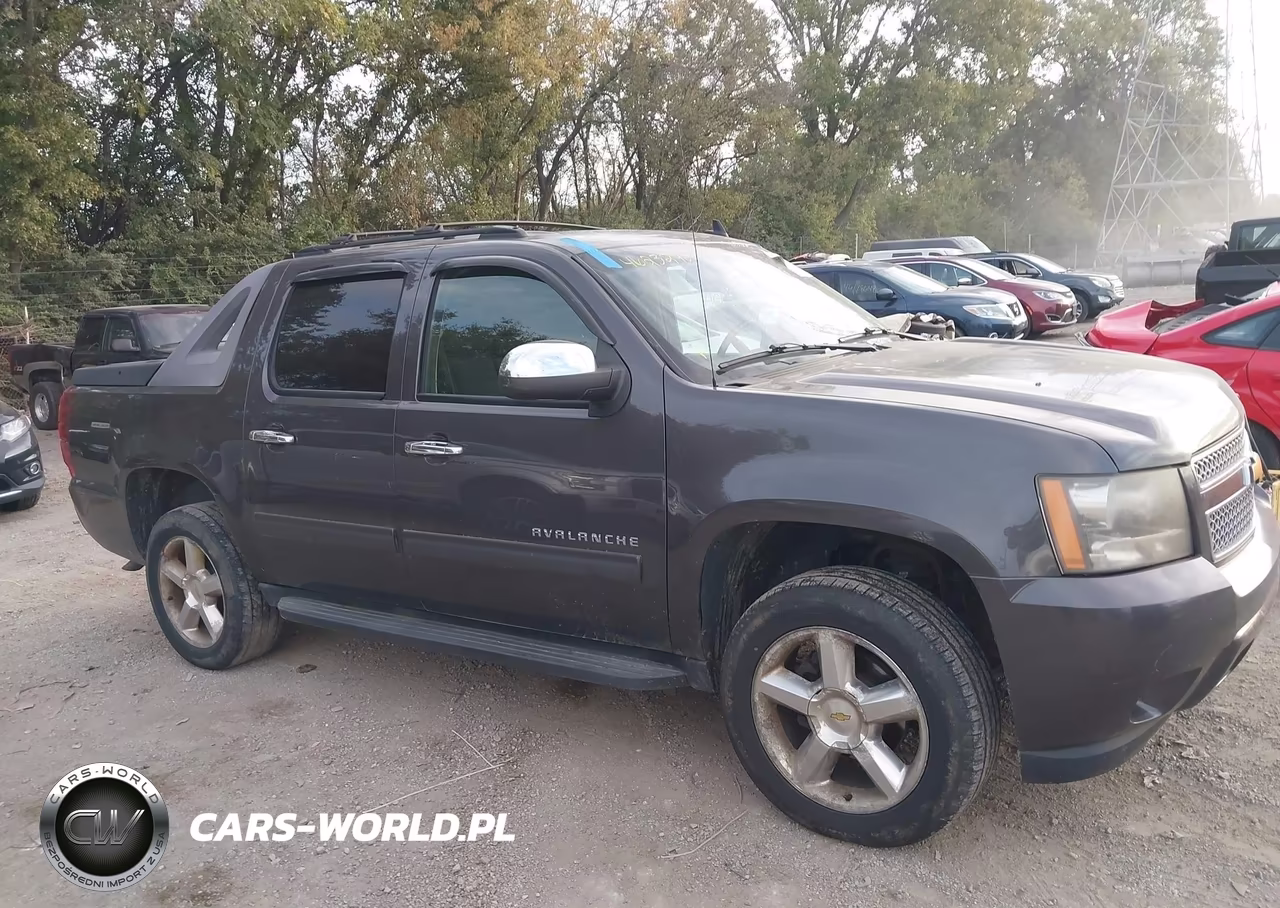 2011 Chevrolet Avalanche 1500 Ls VIN:3GNTKEE37BG255547 - 13