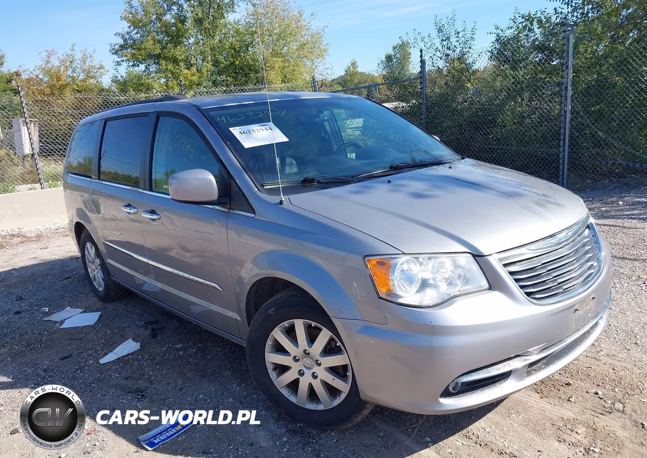 2016 Chrysler Town & Country Touring – zdjęcie 1 z 18