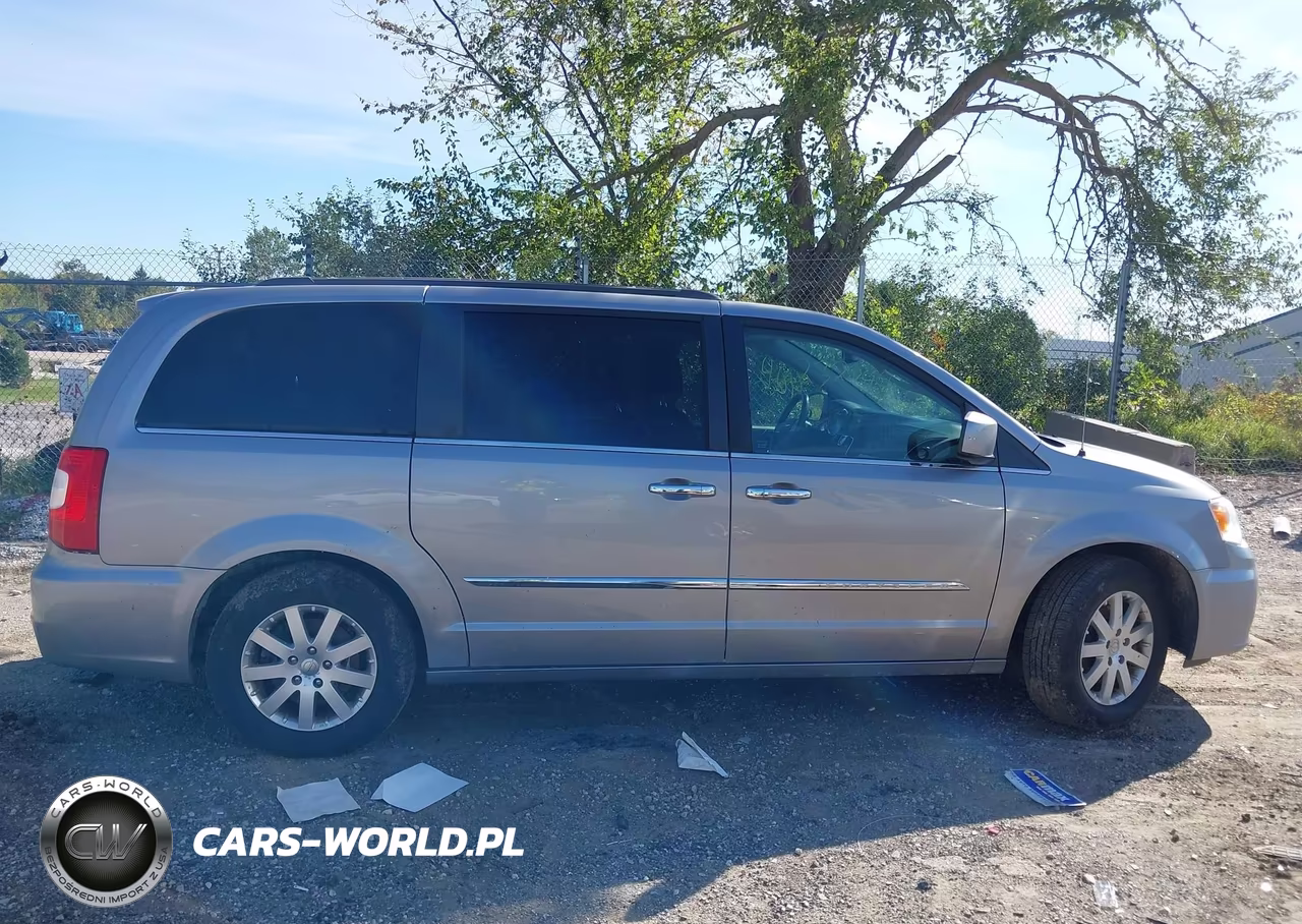 2016 Chrysler Town & Country Touring VIN:2C4RC1BG4GR112895 - 13