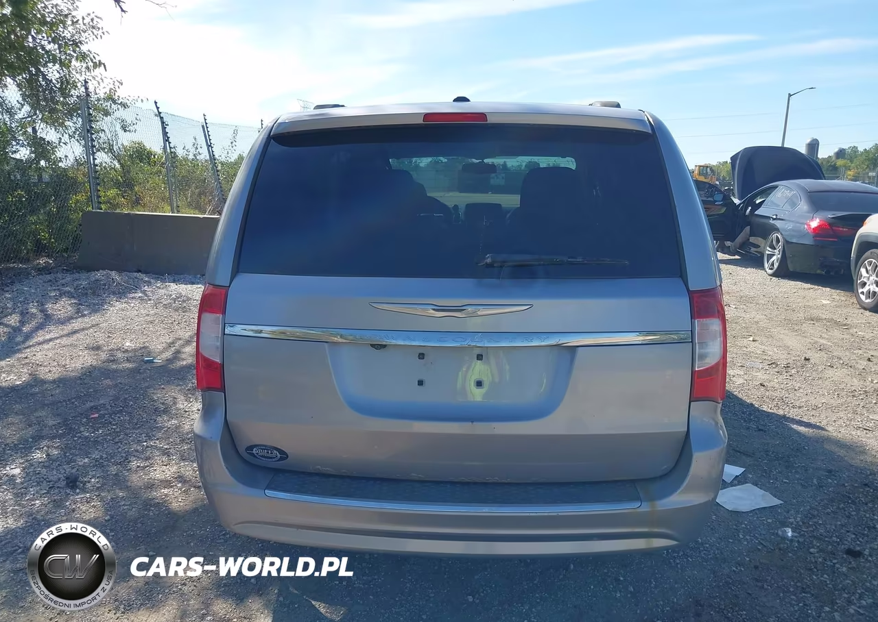 2016 Chrysler Town & Country Touring VIN:2C4RC1BG4GR112895 - 16