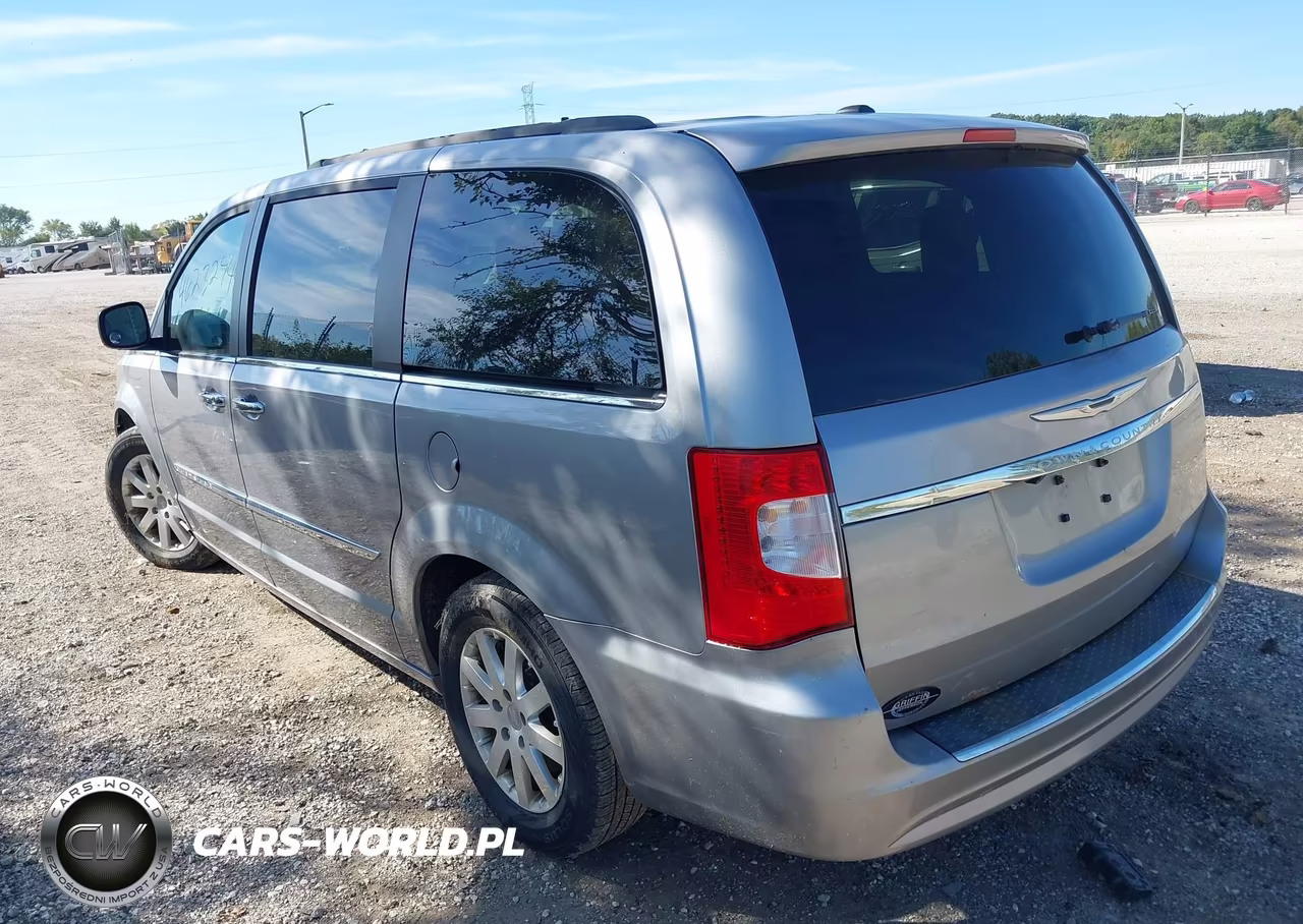2016 Chrysler Town & Country Touring VIN:2C4RC1BG4GR112895 - 3