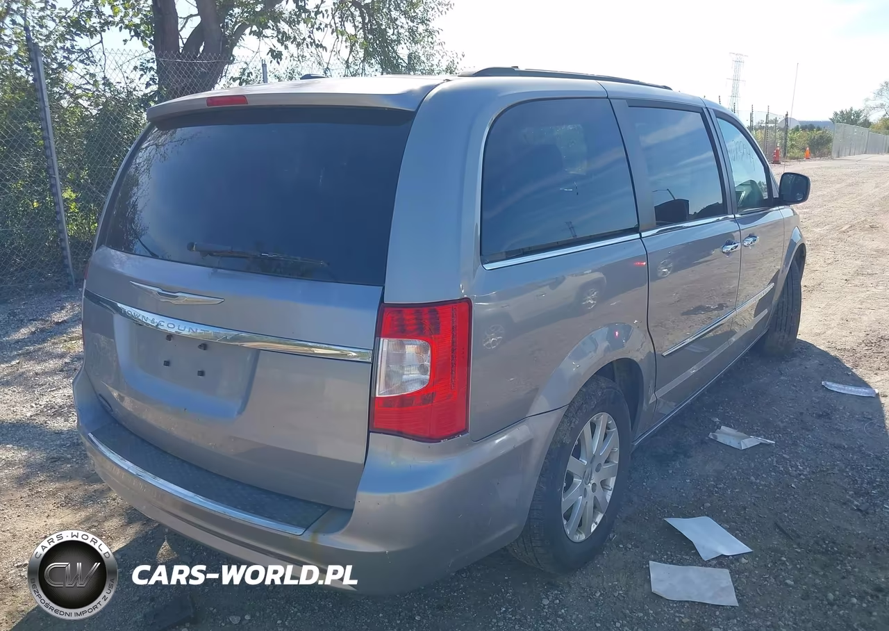 2016 Chrysler Town & Country Touring VIN:2C4RC1BG4GR112895 - 4