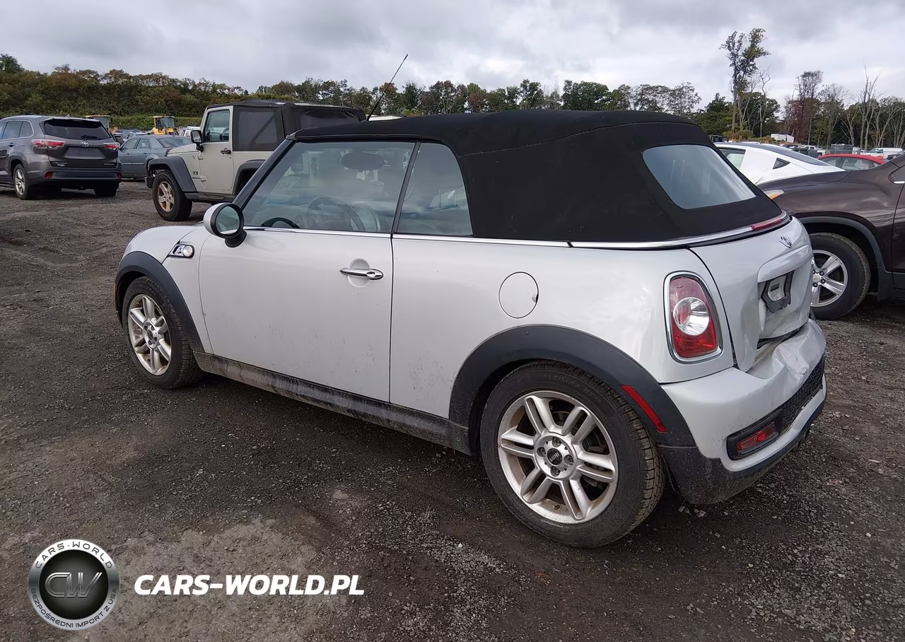 2013 Mini Convertible Cooper S VIN:WMWZP3C53DT550936 - 3